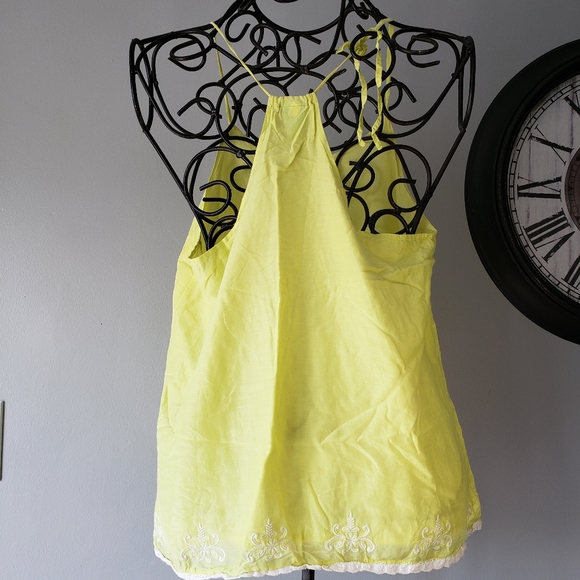 Embroidered Tank - Picture 3 of 7